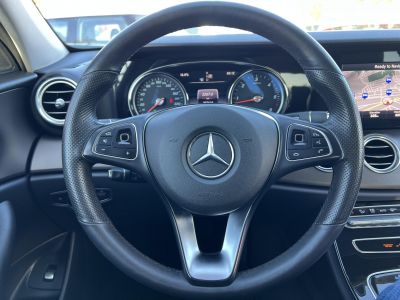 MERCEDES-BENZ E 220 d 9G-TRONIC LED Kamera Ülésfűtés PDC Holttérf. Bőr Szervizelt!