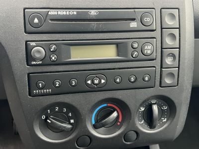 FORD FIESTA 1.3 Comfort Semmi extra.....még 1 év műszaki!