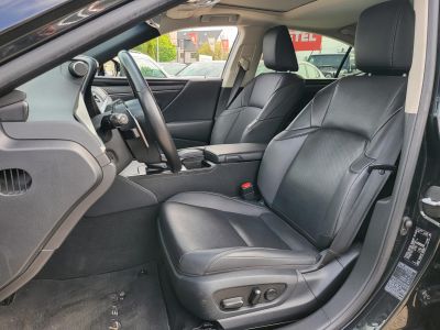 LEXUS ES 300h Prestiege Top CVT 60e km. LED Napfénytető Bőr Navi Tempomat Kamera Ülésfűtés