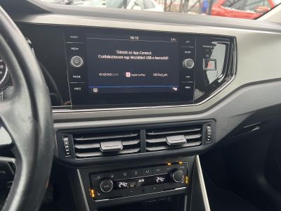 VOLKSWAGEN POLO VI 1.0 TSI Comfortline R-line Távtartó Ülésfűtés Carplay Márkaszervizelt!