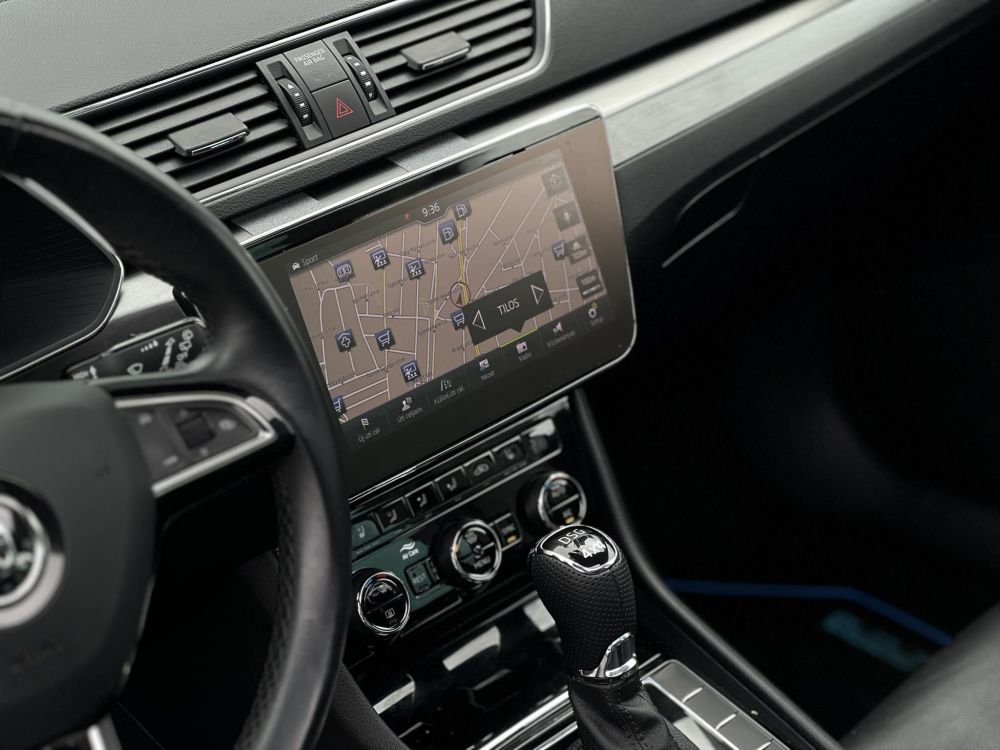 SKODA SUPERB Combi 2.0 TDI SCR Style 4x4 DSG 158e km. M.o.-i. panorámatető. üléshűtés. virtual cockpit. CARPLAY!