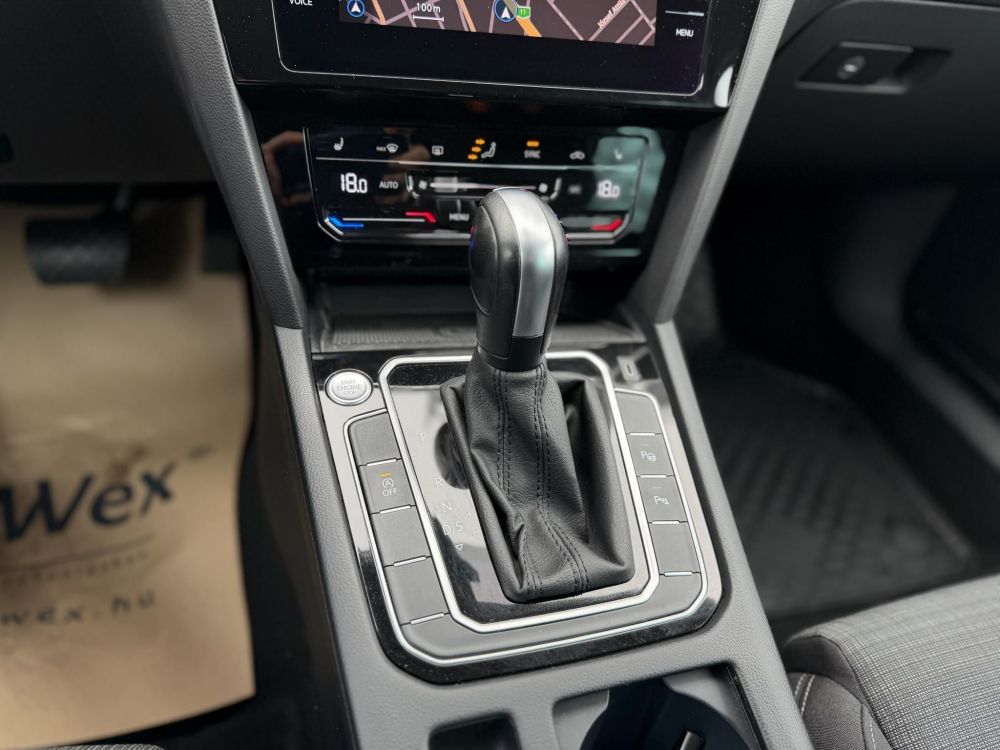 VOLKSWAGEN PASSAT Variant 2.0 TDI SCR Business DSG Szervizelt el.2t vonóhorog vez.ülés masszírozás