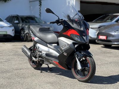 APRILIA SR MAX 300 Akrapovic