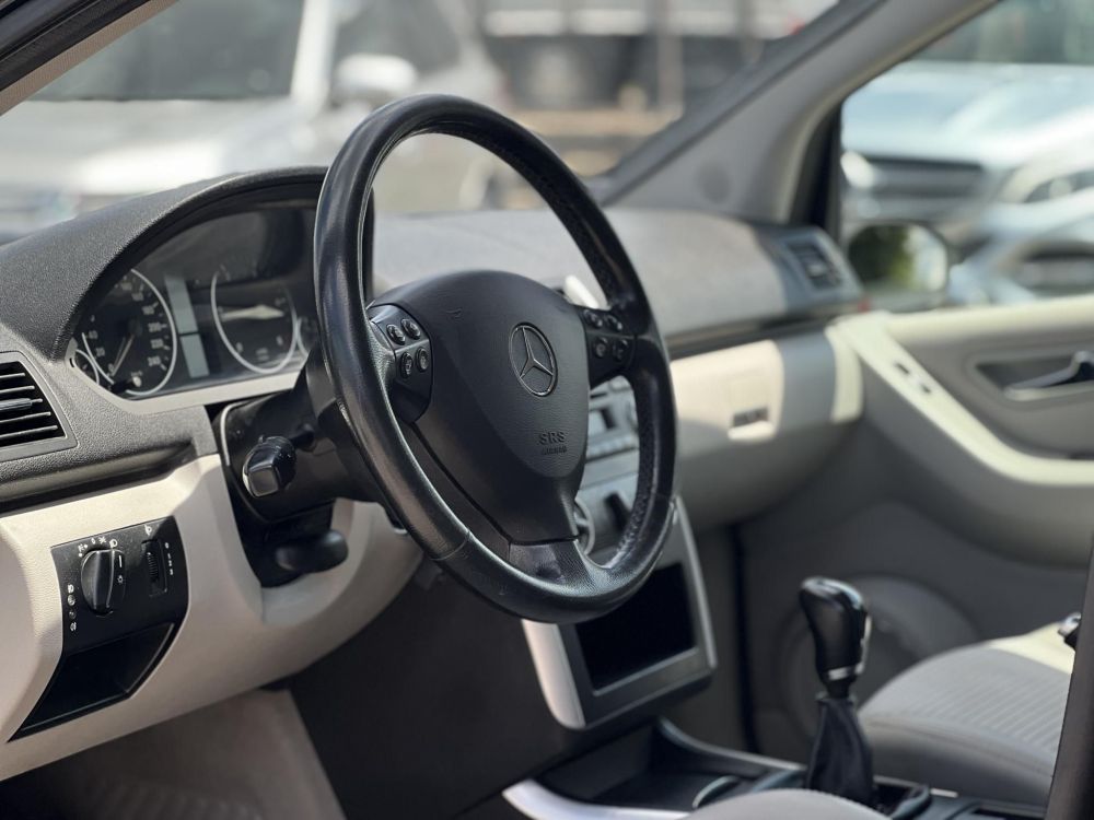 MERCEDES-BENZ A 180 CDI Avantgarde 169e km. világos belső. teljes nagyszerviz elvégezve!