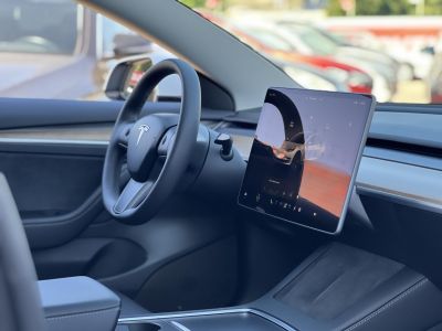 TESLA MODEL 3 RWD (Automata) Ryzen Hőszivattyú Mátrix LED. 63e km Magyar rendszámos Garanciális!