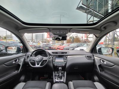 NISSAN QASHQAI 1.2 DIG-T Tekna Xtronic 56e km. M.o.-i. 1.tul. Különleges szín. panorámatető. megkímélt állapot!