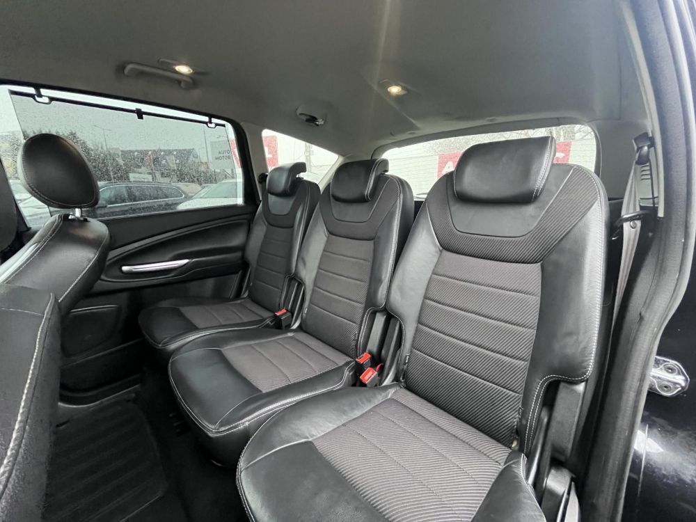 FORD S-MAX 2.0 TDCi Business Powershift Tempomat. fűthető ülések. navigáció. téli-nyári kerékszett