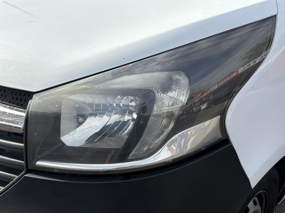 OPEL VIVARO 1.6 CDTI L1H1 2.7t Start-Stop Euro 6 (9 személyes) M.o.-i. 1.tul. Tempomat Klíma Tolatóradar