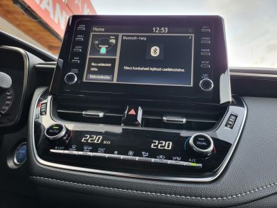 TOYOTA COROLLA Touring Sports 1.8 Hybrid Active e-CVT 43e km. LED Tempomat Kamera Bluetooth Megkímélt!