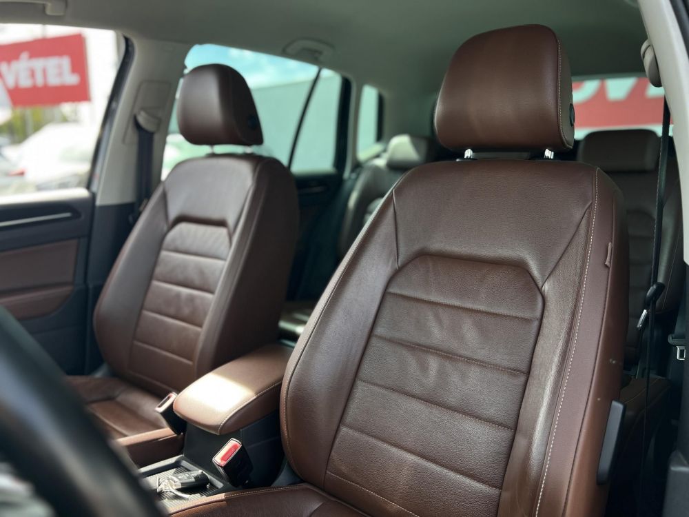 VOLKSWAGEN GOLF SPORTSVAN 1.4 TSI BMT Highline DSG Dokumentált előélet. barna bőrbelső. téli-nyári gumi garnitúra!