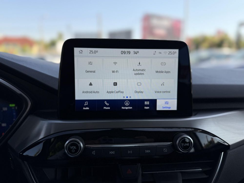 FORD KUGA 2.5 FHEV Titanium CVT 120e km. LED fényszórók. kamera. keyless. sávtartó. navi. CARPLAY!