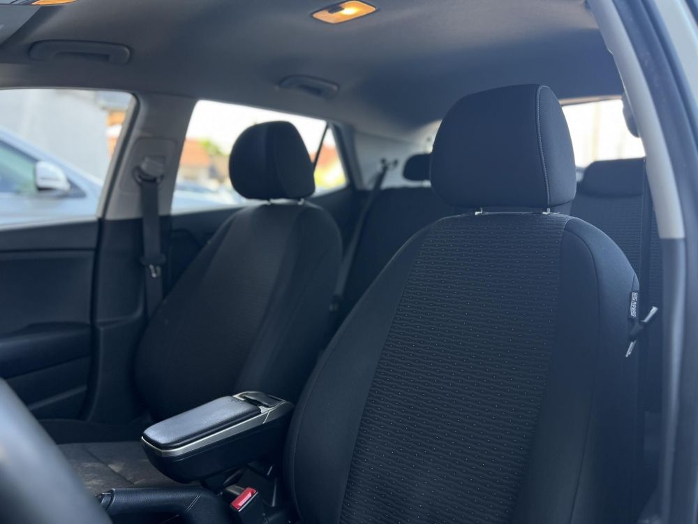 KIA STONIC 1.25 MPI Style 63e km. Magyarországi. Gyári fényezés. Végig vezetett szervizkönyv!