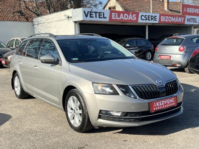 SKODA OCTAVIA Combi 1.6 CR TDI Style Áfás! M.o.-i. 1.tul. Tempomat Ülésfűtés Tolatóradar Carplay Téli-nyári kerék!