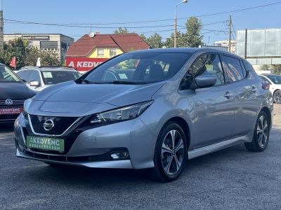 NISSAN LEAF N-Connecta 40kWh (Automata) 59e km. 360 kamera. első-hátsó ülésfűtés. kormányfűtés. CARPLAY!
