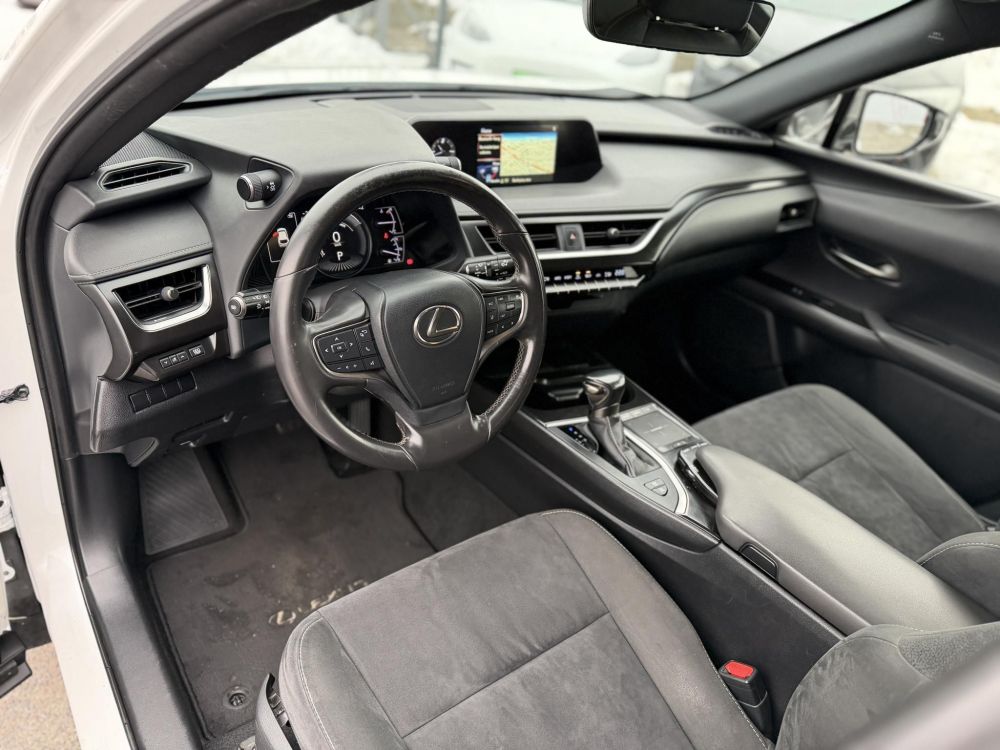 LEXUS UX 250h Comfort CVT 113e km. LED Tempomat Navi Sávtartó Bluetooth Kamera Keyless