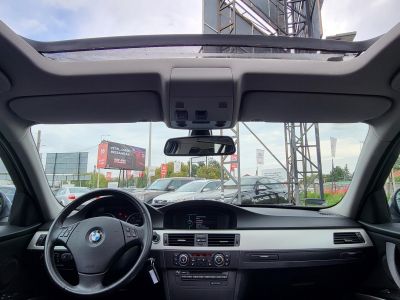 BMW 325d Touring Panoráma Tempomat Navi Ülésfűtés Vonóhorog Szervizelt!