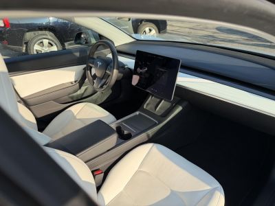 TESLA MODEL 3 Long Range AWD (Automata) FSD. FEHÉR BELSŐ. Perf BOOST. garanciális. hőszivattyú. vonóhorog!