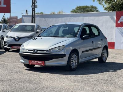 PEUGEOT 206 1.4 Presence Friss műszaki vizsga Jéghídeg klíma! Okos döntés!
