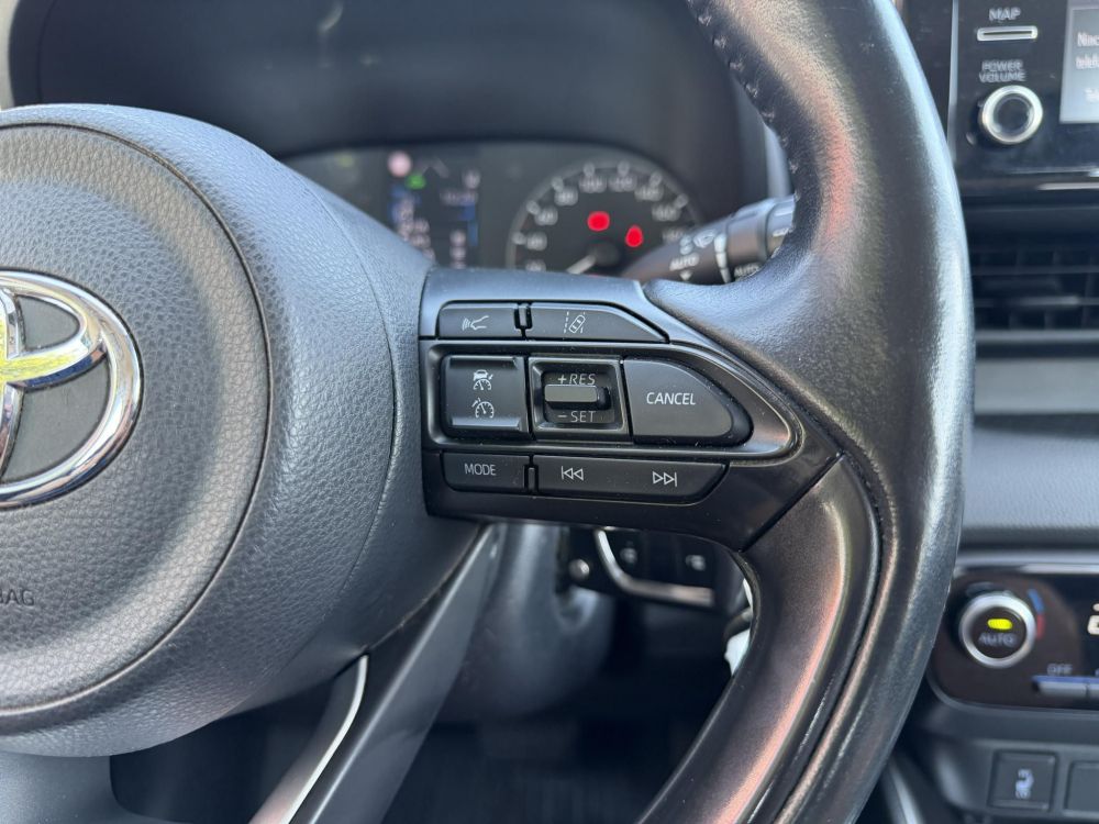 TOYOTA YARIS 1.5 Hybrid Comfort Tech e-CVT 103e km. ülésfűtés. kormányfűtés. kamera. sávtartó. digitklíma