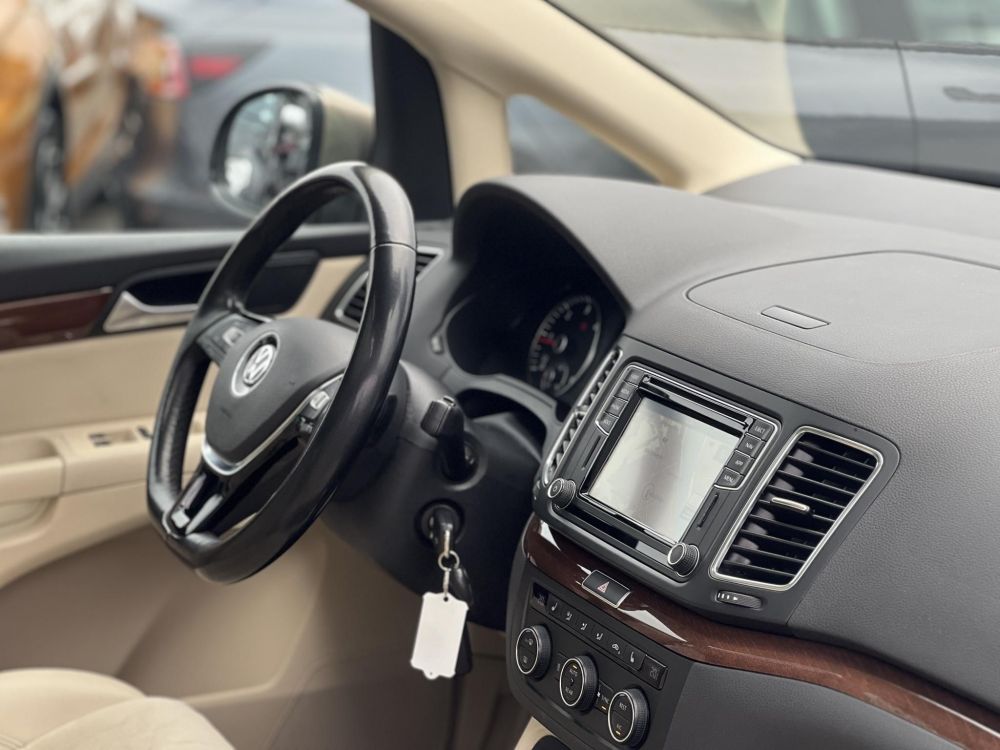 VOLKSWAGEN SHARAN 2.0 TDI BMT SCR Highline 4Motion DSG Egyedülálló szépség! Vaj bőr. tető. 4x4. 158e km+sok extra