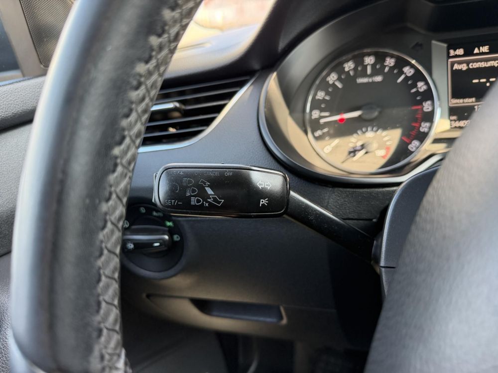 SKODA OCTAVIA 1.6 CR TDI Elegance DSG Magyarországi Xenon Tempomat Navi Ülésfűtés Digitklíma