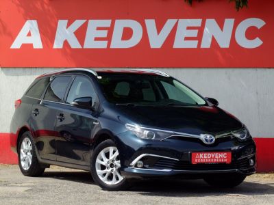 TOYOTA AURIS 1.8 HSD Active Trend (Automata) Kamera Tempomat Digitklíma Megkímélt!