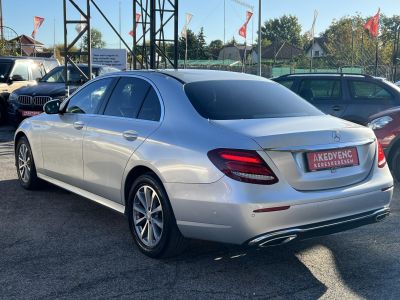 MERCEDES-BENZ E 220 d 9G-TRONIC LED Kamera Ülésfűtés PDC Holttérf. Bőr Szervizelt!