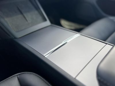 TESLA MODEL 3 Long Range AWD (Automata) HIGHLAND. TÉLI-NYÁRI SZETT GYÁRI ALUFELNIVEL