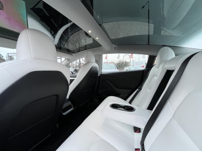 TESLA MODEL 3 Long Range AWD (Automata) 77e km. FEHÉR BELSŐ. mátrix LED. hőszivattyú. garanciális!