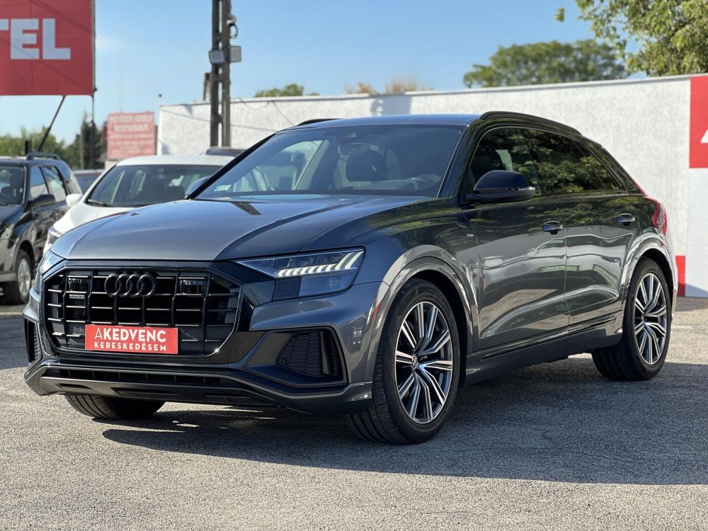 AUDI Q8 50 TDI quattro Tiptronic ic 77e km. M.o.-i. márkaszervizelt előélet. téli-nyári kerék szett!