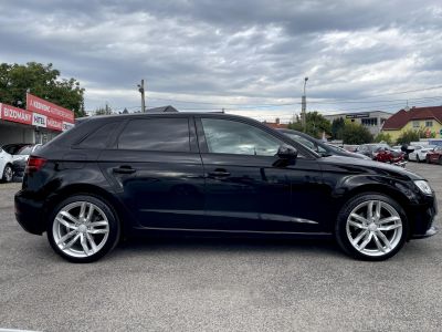 AUDI A3 Sportback 1.6 TDI Sport Friss vezérlés! Xenon Tempomat Navi Bluetooth Ülésfűtés