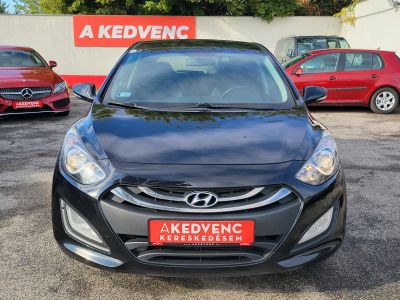 HYUNDAI I30 1.4i Life Tempomat Ülésfűtés Tolatóradar Bluetooth 2zdigitklíma