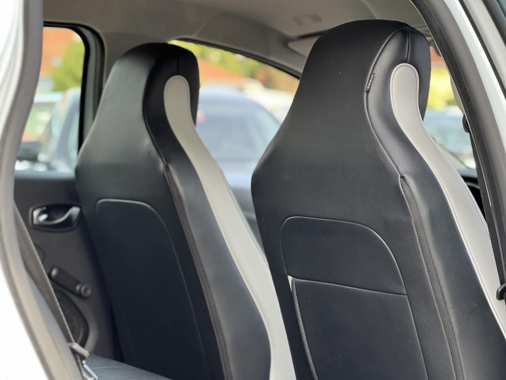 RENAULT ZOE Z.E. R110 52 kWh Life (Automata) 38e km. frissen szervizelt. költségmentes állapotban!