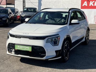 KIA NIRO e-Niro 64kWh Gold Carplay. Tolatókamera. Virtual cockpit. Végig márkaszervizelt!