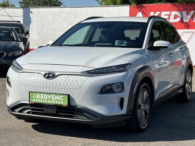 HYUNDAI KONA EV 64kWh Premium Magas felszereltség. megkímélt állapot! LED fényszóró Kamera Keyless Android!