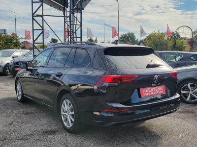 VOLKSWAGEN GOLF VIII Variant 2.0 TDI Life LED Távtartó Sávtartó Holttér Carplay Kamera Keyless Memória