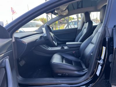 TESLA MODEL 3 Standard Range Plus Aut 96e km. mátrix LED. hőszivattyú. prémium hifi. garanciális!