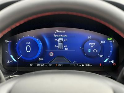 FORD KUGA 2.5 PHEV ST-Line X Graphite Tech Edition CVT panorámatető. 70 km elektromos hatótáv. Carplay