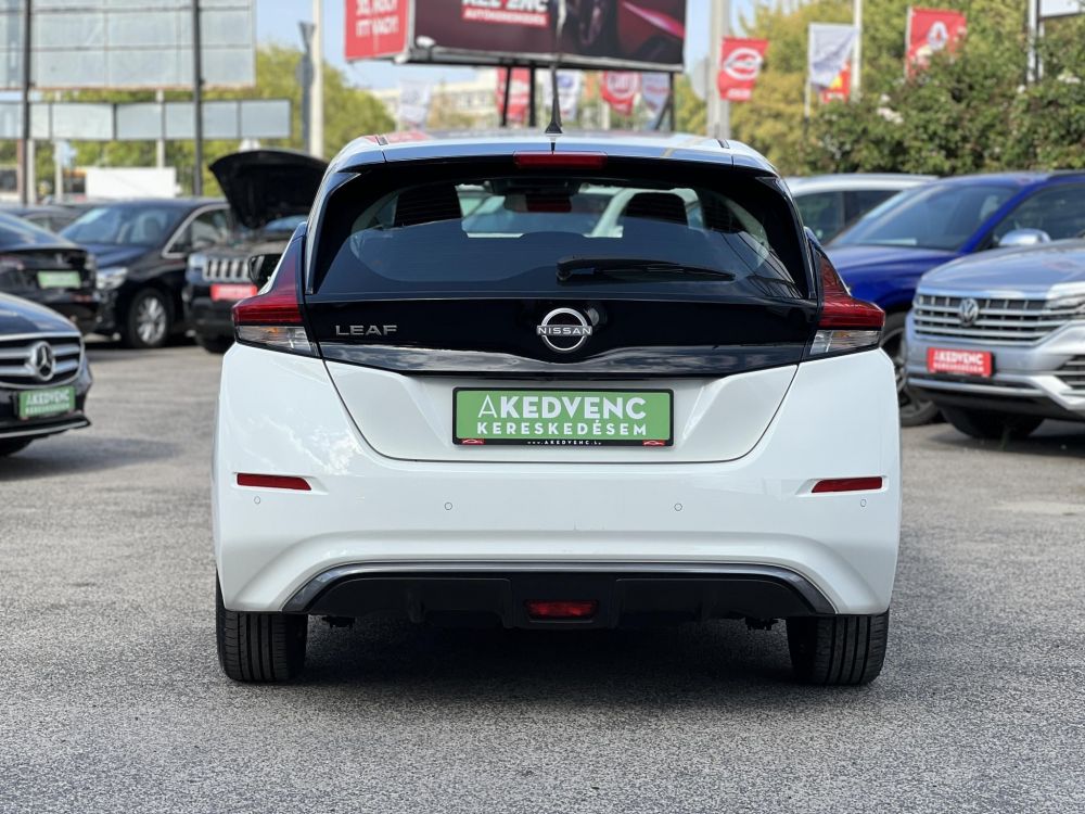 NISSAN LEAF Acenta 40kWh (Automata) 29e km. 270km hatótáv. keyless. 360 kamera. első-hátsó ülésfűtés. téli-nyári ker