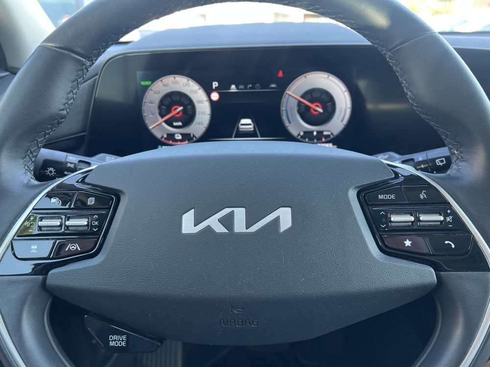 KIA NIRO e-Niro 64kWh Gold Carplay. Tolatókamera. Virtual cockpit. Végig márkaszervizelt!