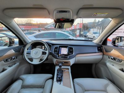 VOLVO XC90 2.0 [D5] Momentum Geartronic LED Tempomat Navi Holttér Keyless Memória Vajbőr Ülésfűtés Vonóhorog!