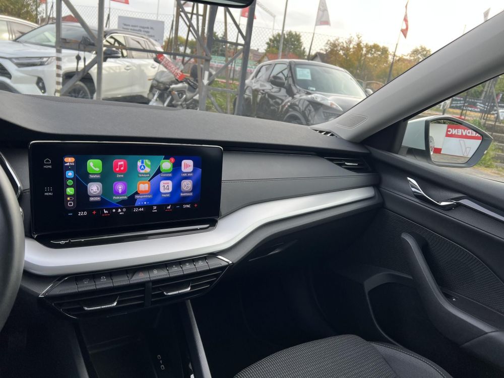 SKODA OCTAVIA Combi 1.4 TSI pHEV Ambition DSG 22e km. LED Tempomat Carplay Sávtartó Ülésfűtés Kormányfűtés Virtual Cockpit