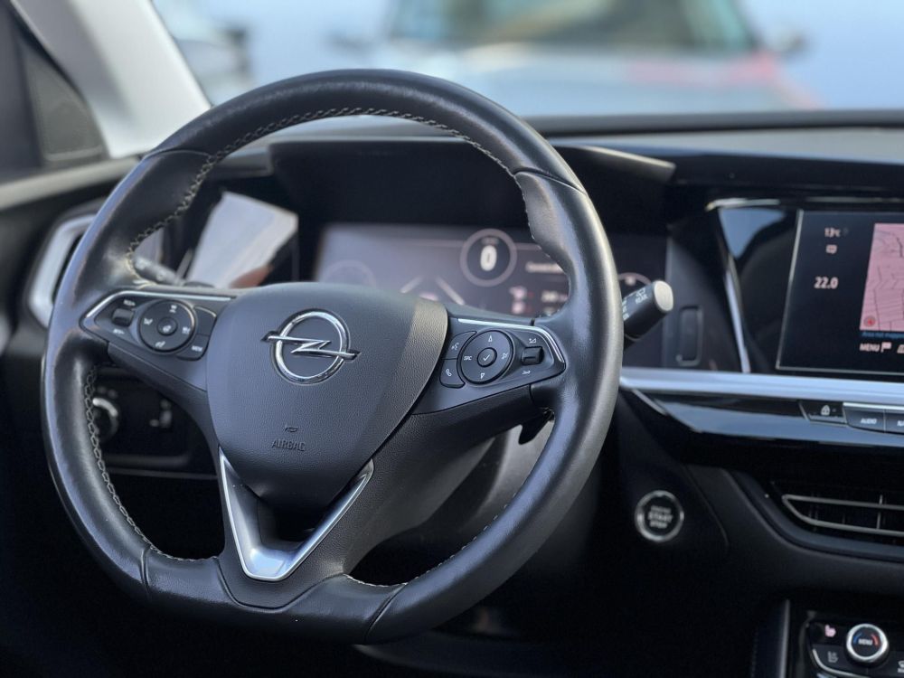 OPEL GRANDLAND 1.2 T Ultimate (Automata) 92e km. M.o.-i. LED. Memória. Üléshűtés. 360 fokos kamera. Carplay!
