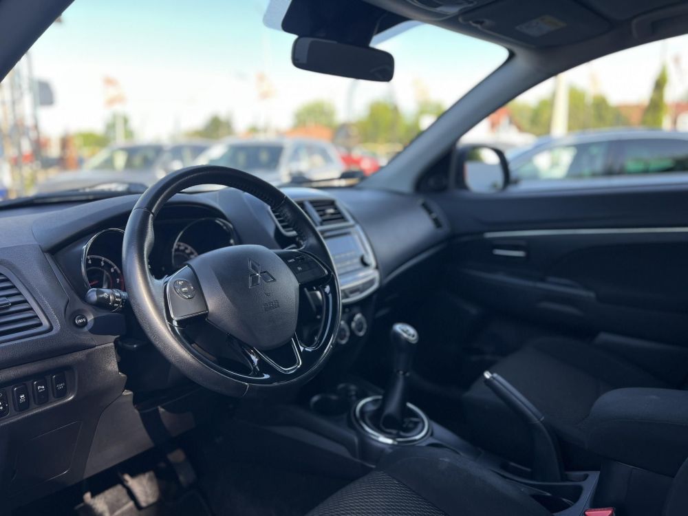 MITSUBISHI ASX 1.6 MIVEC Inform 2WD M.o.-i. friss nagyszerviz!