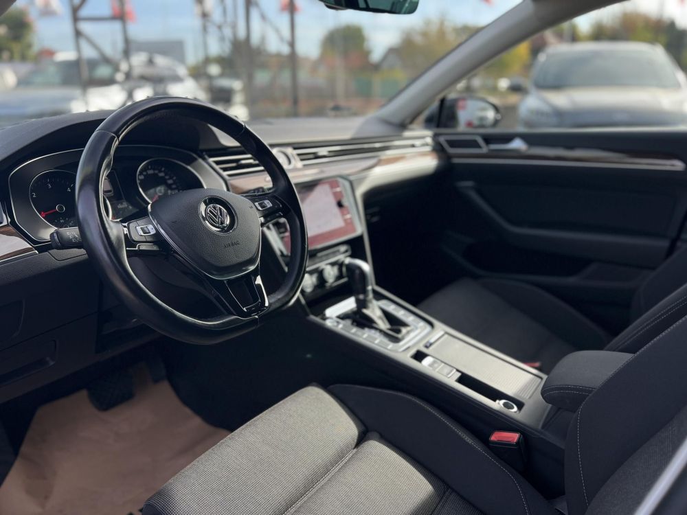 VOLKSWAGEN PASSAT VIII Variant 2.0 TDI BMT Comfortline DSG M.o.-i. LED. CARPLAY. rendszeresen karbantartott!