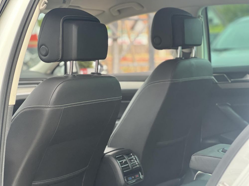 VOLKSWAGEN PASSAT VIII 2.0 TDI BMT SCR Comfortline DSG Magyarországi. Gyári fényezés. Végig vezetett szervizkönyv!