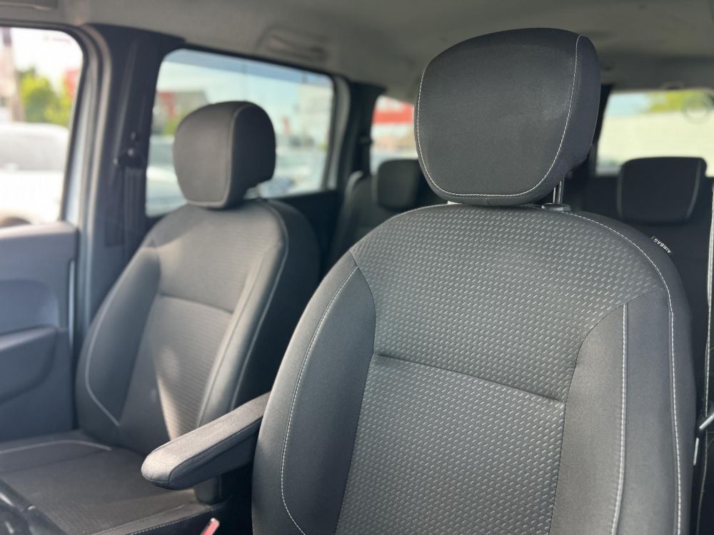 DACIA LODGY 1.6 SCe Ambiance (7 személyes ) Magyarországi. Gyári fényezés. Végig vezetett szervizkönyv!