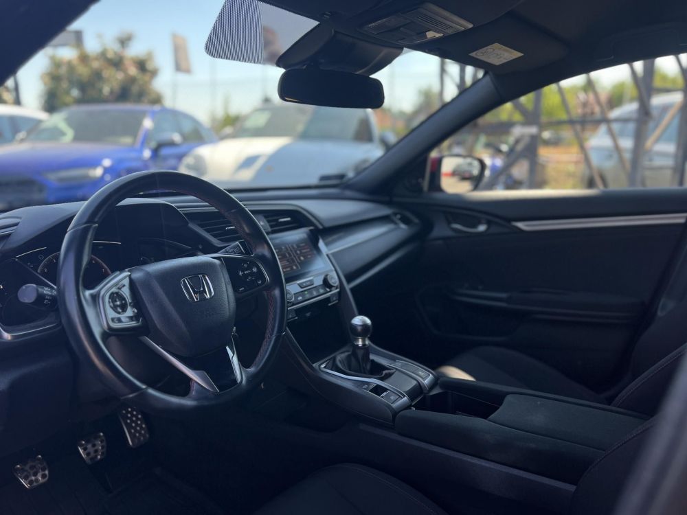 HONDA CIVIC 1.0 T Executive Sport Line 65e km. Magyarországi. 2 tulajdonos. Teljes szerviztörténet!