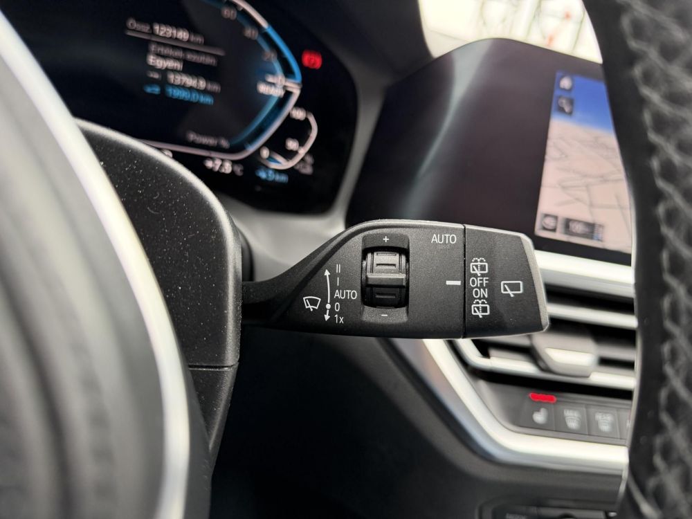 BMW 330e M Sport (Automata) Frissen szervizelt. Új téli gumik!