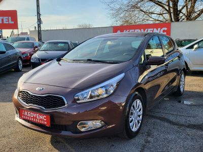 KIA CEE'D 1.4 CVVT LX Klíma Tempomat Bluetooth Tolatóradar Kormányfűtés!